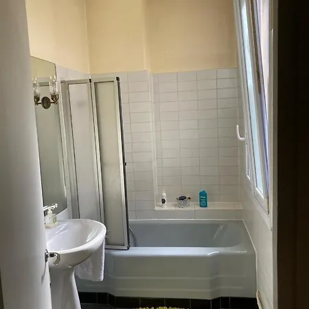 Arc De Triomphe - Champs Elysees - Super Emplacement - 5e Etage - Balcon - 60 M2 Párizs