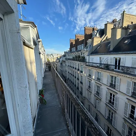 Arc De Triomphe - Champs Elysees - Super Emplacement - 5e Etage - Balcon - 60 M2 Париж
