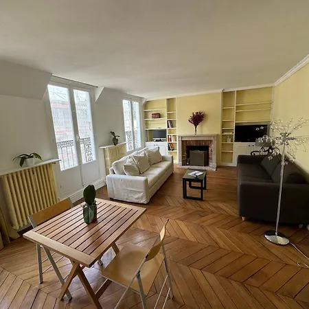 Arc De Triomphe - Champs Elysees - Super Emplacement - 5e Etage - Balcon - 60 M2