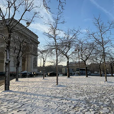 Arc De Triomphe - Champs Elysees - Super Emplacement - 5e Etage - Balcon - 60 M2